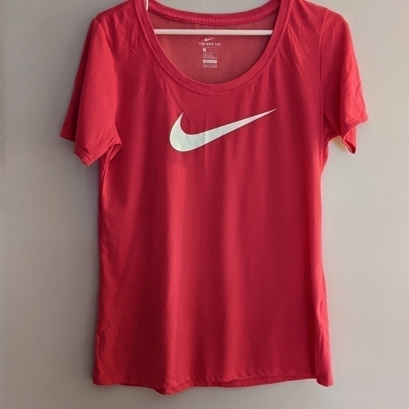 Nike Dry Fit Short Sleeve Tee Medium Pink Swish - Picture 1 of 4